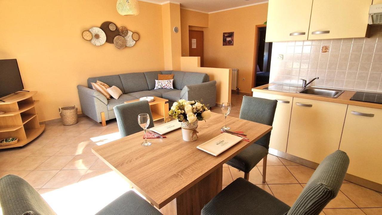 Apartments Ana & Ivan 克尔克 外观 照片