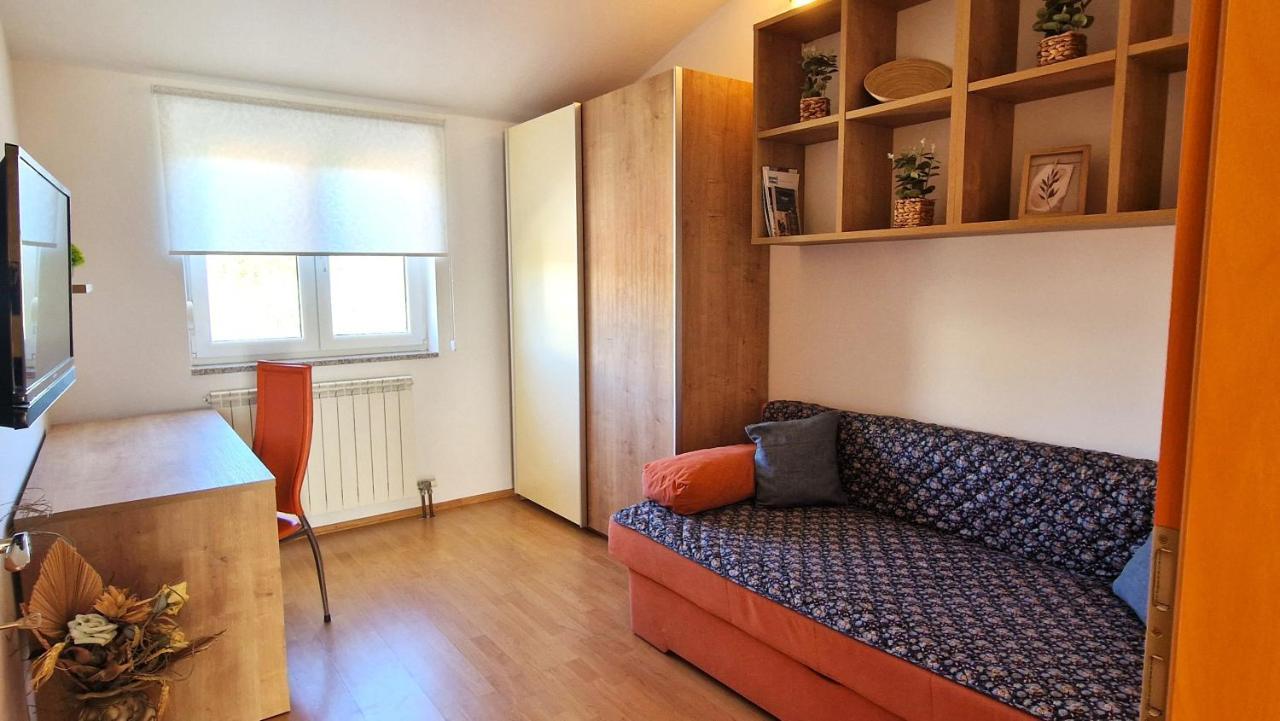 Apartments Ana & Ivan 克尔克 外观 照片