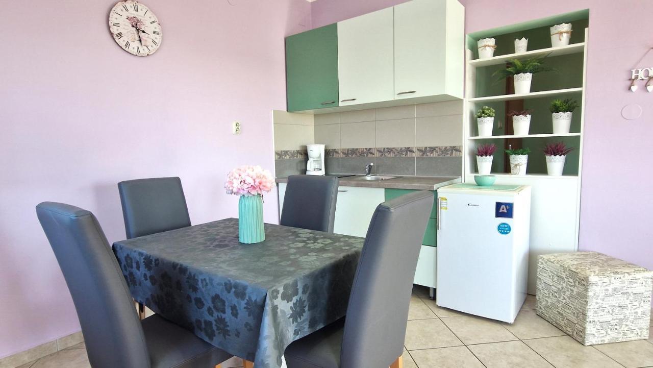 Apartments Ana & Ivan 克尔克 外观 照片